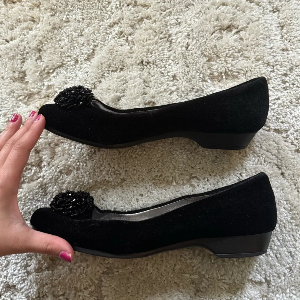 Karen Scott Black Suede Flats - Picture 3 of 6